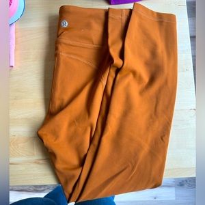 Lululemon Invigorate HR Tight 25” in color Butternut Brown